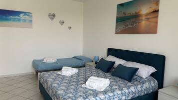 1 bedroom, iron/ironing board, internet, bed sheets