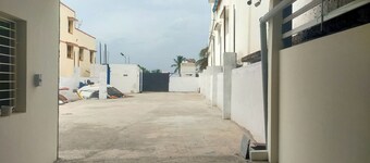 SRI NAVANEETHA KRISHNA MAHAL &RESIDENCY