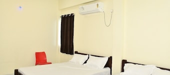 SRI NAVANEETHA KRISHNA MAHAL &RESIDENCY