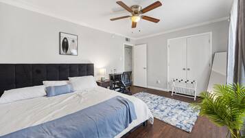 2 bedrooms, iron/ironing board, WiFi