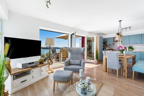 Stereo - The stylish first floor apartment "Pamir" at OstseeResort Olpenitz is just 10 meters from the water. (Kappeln)