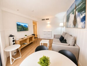 Fernseher, Stereoanlage
