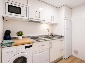 Fridge, microwave, dishwasher, coffee/tea maker