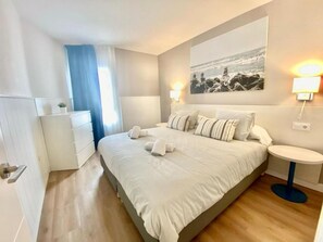 1 habitación, tabla de planchar con plancha, internet y ropa de cama 