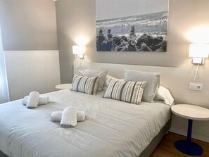 2 dormitorios, tabla de planchar con plancha, Internet y ropa de cama