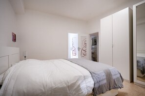 3 bedrooms, iron/ironing board