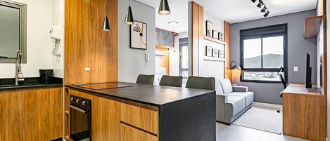 Fridge, microwave, oven, coffee/tea maker