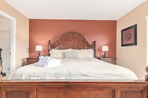 6 slaapkamers, een strijkplank/strijkijzer, gratis wifi, beddengoed