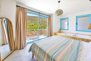 2 bedrooms, Internet, bed sheets - Villa with a pool and a jacuzzi in bohemian style (Antalya)
