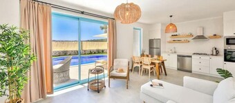 Sheltered villa with sauna and pool