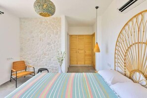 1 quarto, acesso à internet, roupa de cama