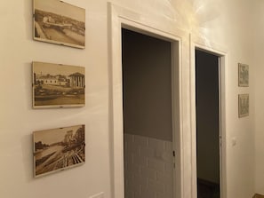 Interior - Rome Vacation Glicini, apt. 2 min walking metro station C (Roma)