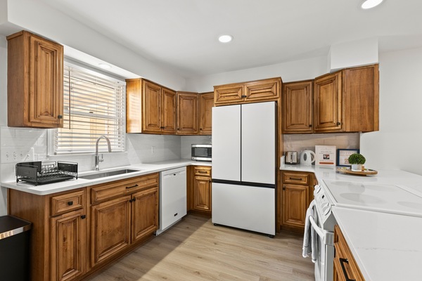 Microwave, oven, stovetop, dishwasher