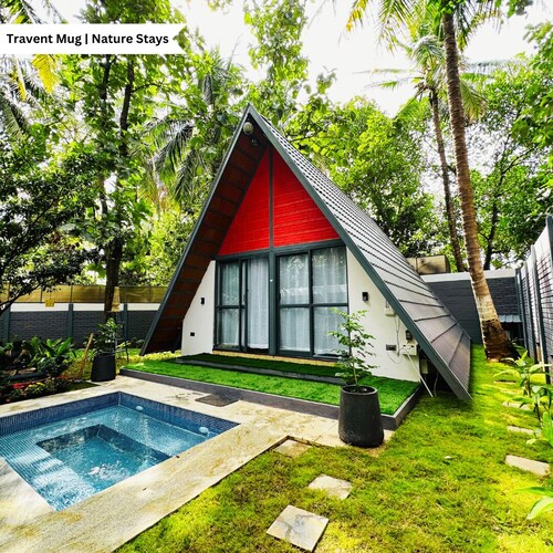 Oh-Bali Villa by Travent Mug