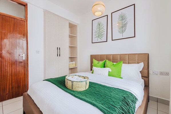 2 chambres, fer et planche à repasser, Wi-Fi, draps fournis