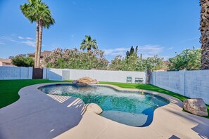 Outdoor pool - Private 6-bed 3-bath two story house with a pool game room and lots of space! (Mesa)