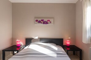 1 bedroom, iron/ironing board, WiFi, bed sheets - Holiday Home 'Chêne' with Mountain View, Wi-Fi and Air Conditioning (Les Vans)