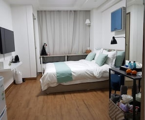 1 bedroom, iron/ironing board, WiFi, bed sheets