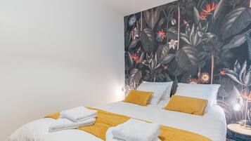 2 chambres, fer et planche à repasser, Wi-Fi, draps fournis