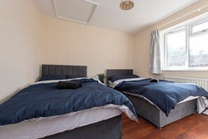 3 dormitorios, tabla de planchar con plancha, wifi y ropa de cama