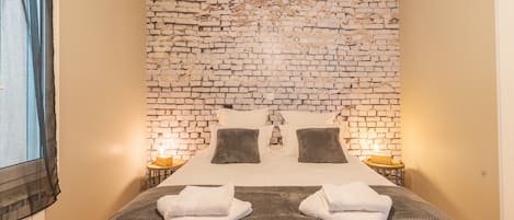 2 bedrooms, soundproofing, iron/ironing board, WiFi