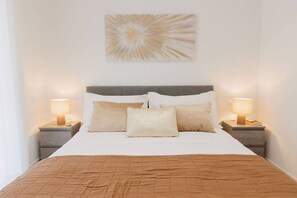 3 bedrooms, iron/ironing board, Internet, bed sheets