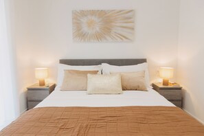 3 bedrooms, iron/ironing board, Internet, bed sheets