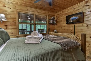 2 bedrooms, iron/ironing board, free WiFi - Storybook Lodge | Cherry Log, GA (Blue Ridge)