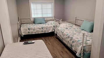 2 多间卧室、熨斗/熨衣板、WiFi、床单