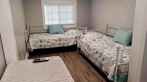 2 chambres, fer et planche à repasser, Wi-Fi, draps fournis