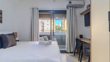 Studio | Blackout drapes, soundproofing, iron/ironing board, free WiFi