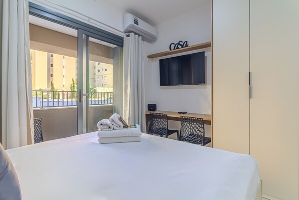Studio | Blackout curtains, soundproofing, iron/ironing board, free WiFi