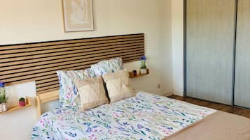 3 chambres, fer et planche Ă repasser, draps fournis