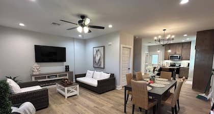 Holiday on the Concho Green 3Br2.5Ba