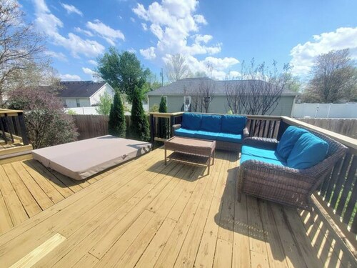 Large house with pool,hot tub, and fully fenced big yard. Pets welcome.