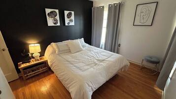 3 bedrooms, iron/ironing board, WiFi, bed sheets