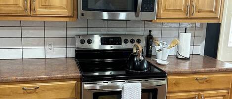 Microwave, dishwasher