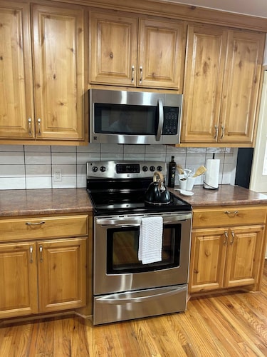 Pet friendly Spacious, modern, best location