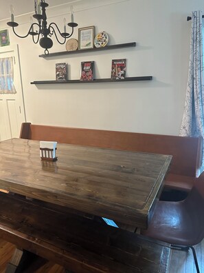 Dining - Spacious Tailgate Haven-3-bedroom house with outdoor entertaining space-sleeps 8 (Athens)