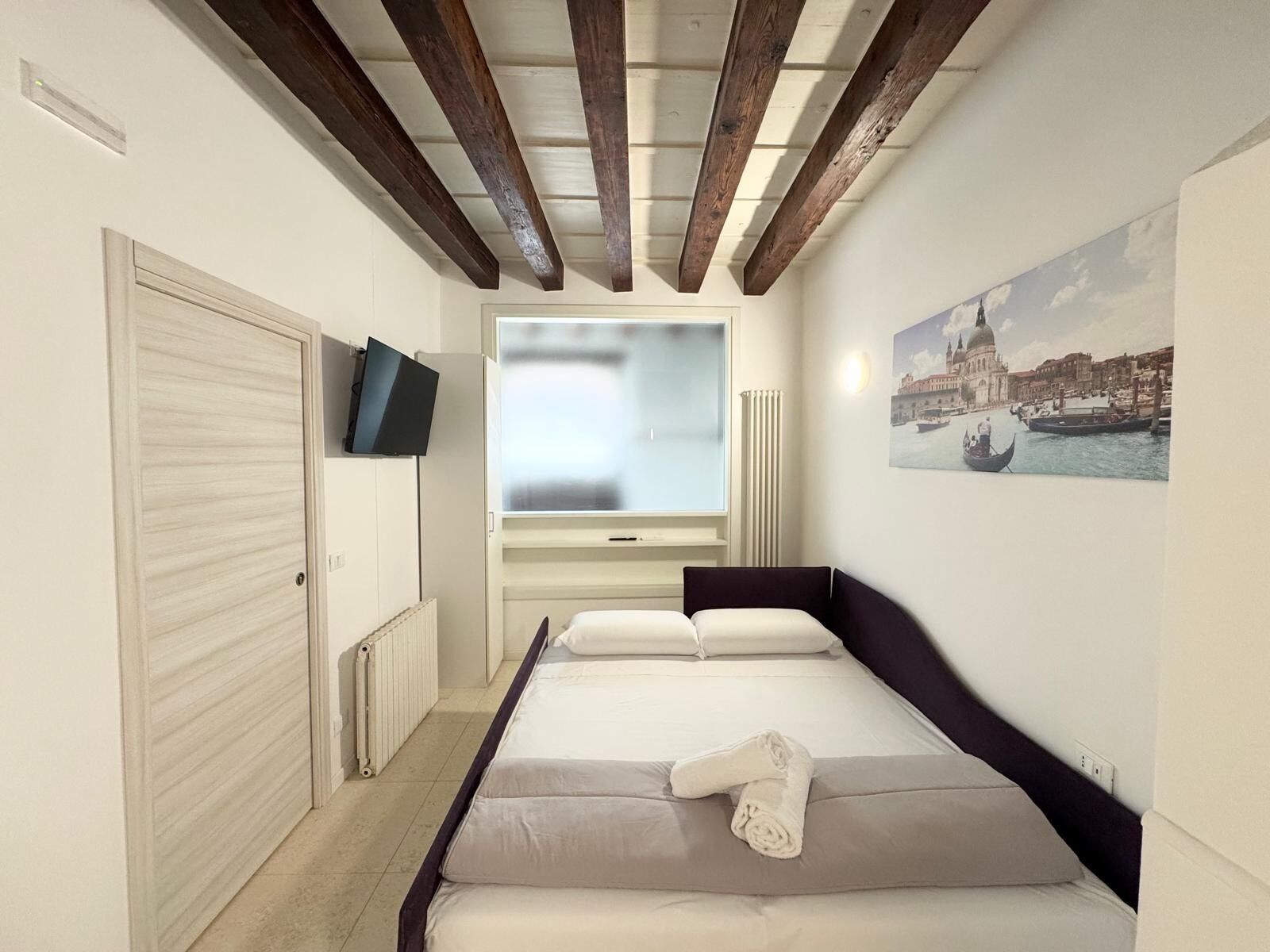 1 chambre, fer et planche à repasser, Wi-Fi, draps fournis