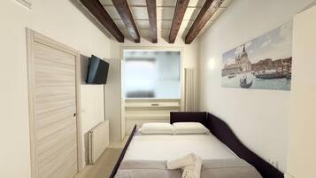 1 habitación, tabla de planchar con plancha, wifi y ropa de cama