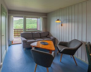 Cabaña, 2 habitaciones, patio, vistas al río | Zona de estar