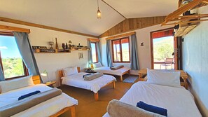 Standard-Vierbettzimmer, Bergblick | Zimmersafe