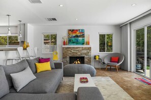Smart TV, fireplace - Palm Paradise offers a private 3BR retreat with a saltwater pool, fire pit, BBQ, and mountain views. Just minutes from downtown, this stylish getaway is perfect for families or friends seeking relaxation and Palm Springs charm. (Palm Springs)