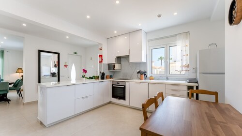 Vivenda NevesAPT I in Albufeira by LovelyStay