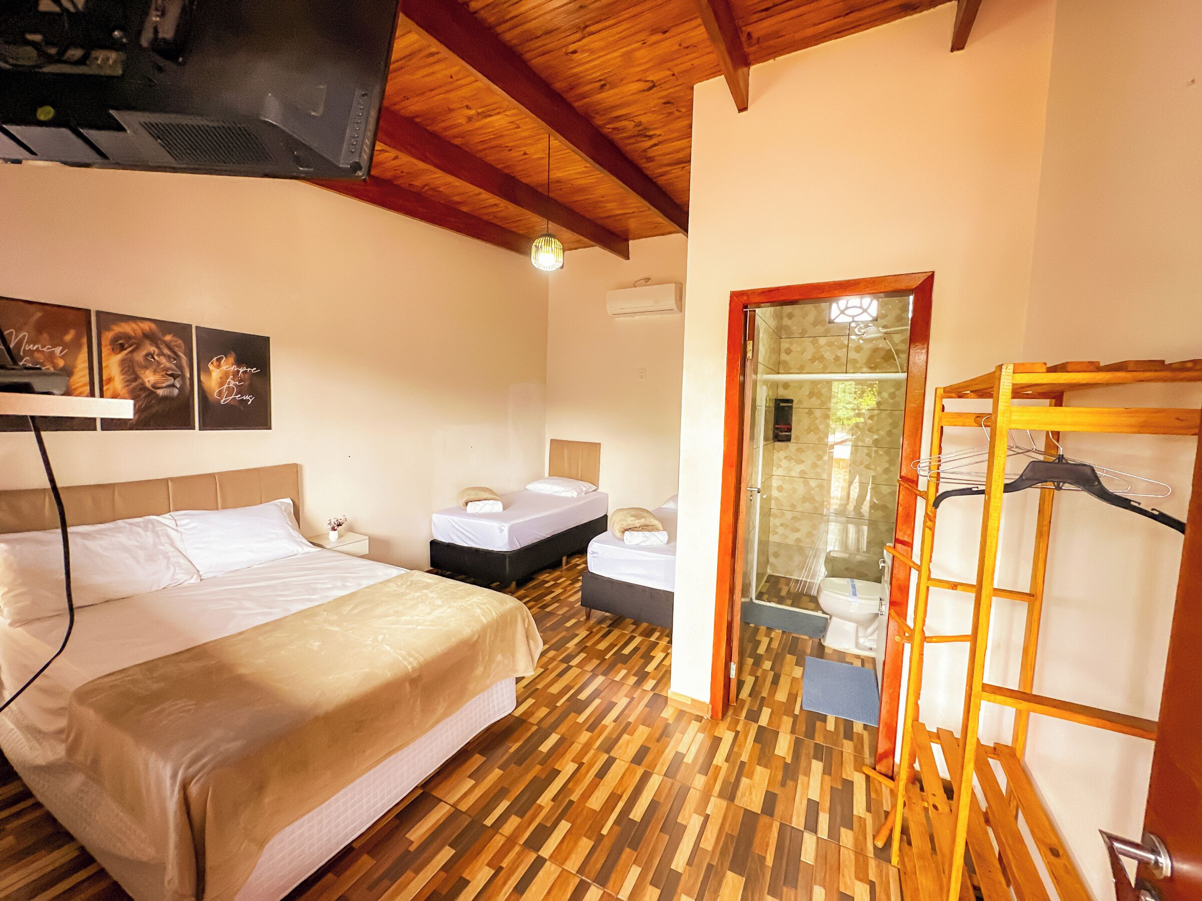 ファミリー ハウス ラナイ ガーデンビュー | 遮光カーテン、WiFi (無料)、ベッドシーツ