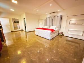 Blackout drapes, free WiFi, bed sheets - Clube Relax & Lazer (Foz do Iguaçu)