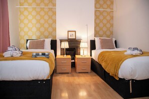 2 chambres, fer et planche à repasser, accès Internet, draps fournis