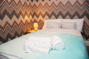 2 bedrooms, iron/ironing board, Internet, bed sheets