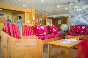 Lobby - Fitness, swimming pool, sauna, hammam, balcony, parking, tv, ski locker, 48m², Valloire (Valloire)